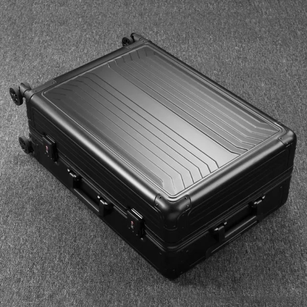 Luxury Metal Aluminum Luggage Bags With Logo OEM - Image 5