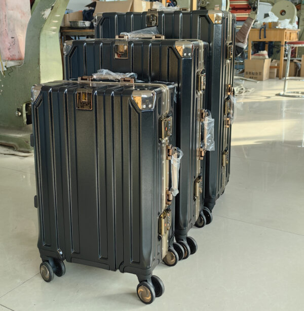 New Design Resistance Suitcases Aluminum Frame Hard Case Travel Luggage Sets - Image 4
