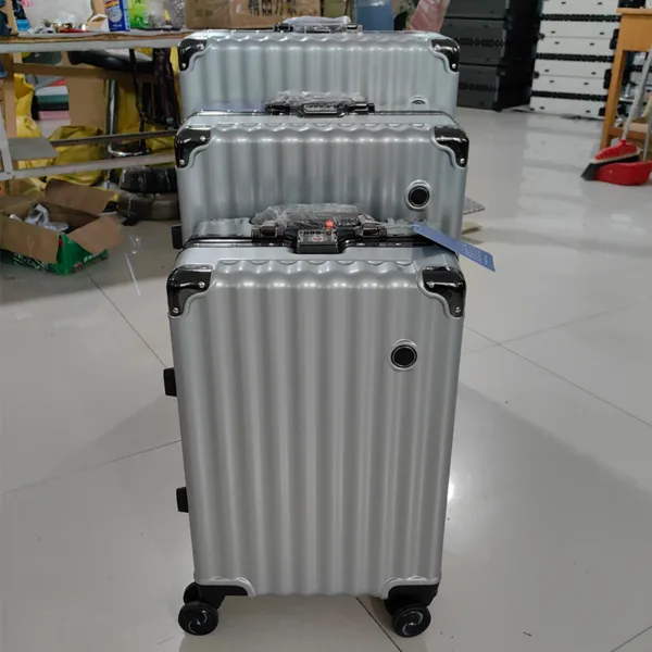 Aluminum Frame Luggage Suitcase Set 3 PCS a Set with Cup Holder - Image 4